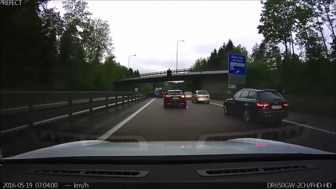 Ne pas faire confiance au pilote automatique de la Tesla Model S ... Bim, accident