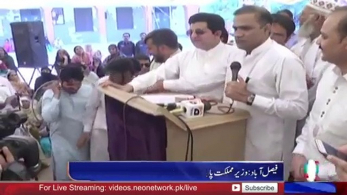 Gharib k kachy makan ki tarha Abid Sher Ali Ka Stage Gir Gaya