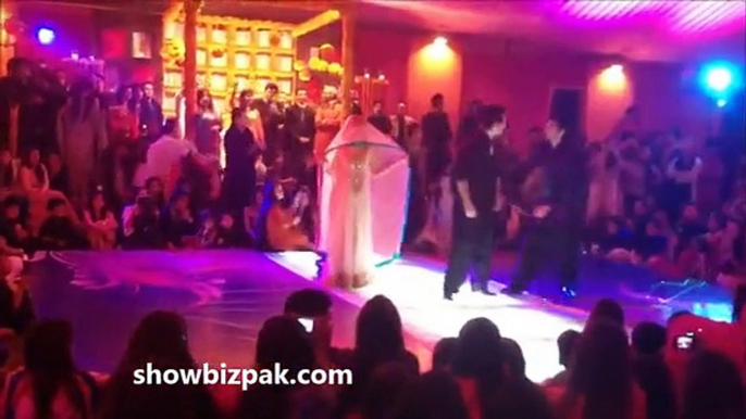 Excellent Dance by Shahroz and Syra on their Mehndi Ceremony