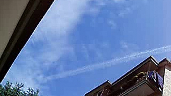 Chemtrails in Italy - Scie chimiche su Milano - May 17, 2007