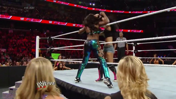 ---Naomi vs. AJ Lee - Lumber Jill Match- Raw, March 31, 2014 - YouTube