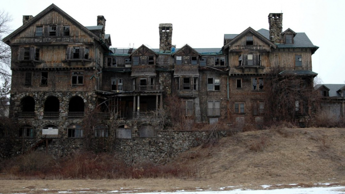 10 Scariest Haunted Castles In The World