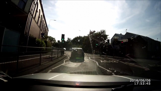 BL05 BEY Bus Lane Violator - RoadHawk HD Dash Cam