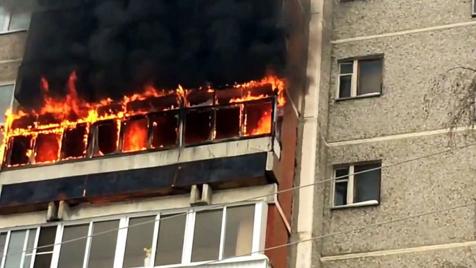 Пожар на ул. Новгородцевой 17 г. Екатеринбург.