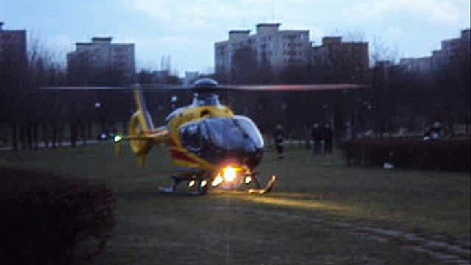 Start helikoptera ratowniczego „Eurocopter" -- Warszawa 06.02.2011 -- Godzina 16:10