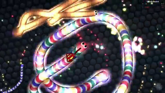 Slither.io BORDER HACK  TRAPPING TRICK  Superman Skin BEST TROLLING MOMENTS