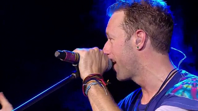 Coldplay Glastonbury 2016 - Everglow (Muhammad Ali tribute) Live!