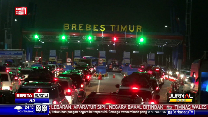 Kendaraan Antre 46 Kilometer di Tol Pejagan-Brebes Timur