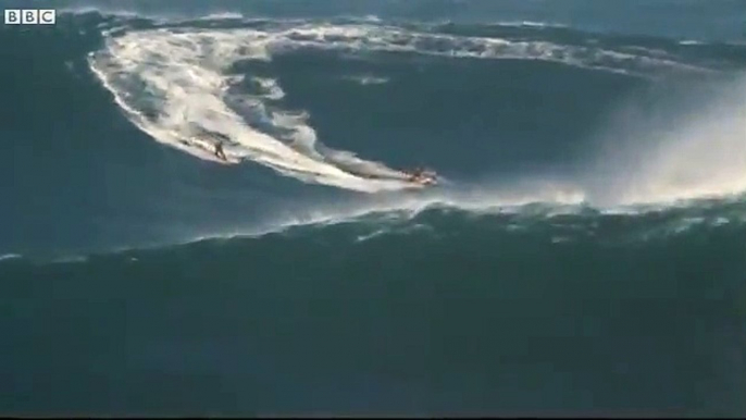 Surfer rides 78ft wave to Guinness World Record