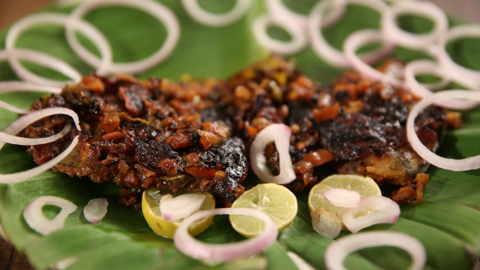 Fish Fry In Banana Leaf | South Indian Style Fish Fry Recipe | Masala Trails