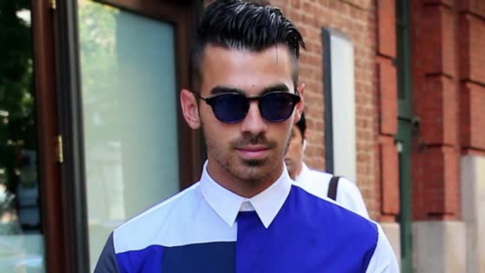 Joe Jonas Plays 'Shag, Marry, Kill' With Taylor, Gigi and Demi