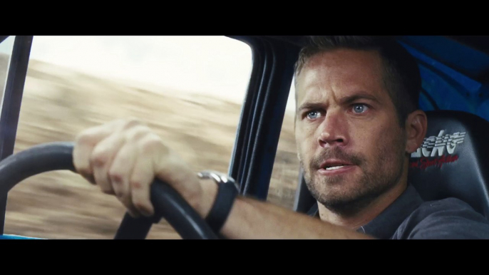 Fast and Furious 6 - Extrait Brian Sauve Roman du tank VOST