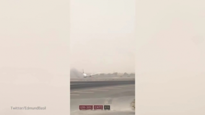 Fly Emirates Plane Crash landing Dubai Airport