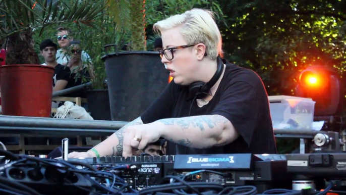 The Black Madonna Greenhouse Stage DEKMANTEL 2016