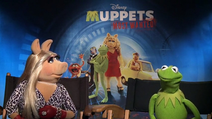 Muppets Most Wanted - Interview Kermit and Miss Piggy VO