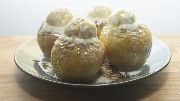 Baked Apples with Ice Cream - Like Apple Pie Ala Mode Without The Crust