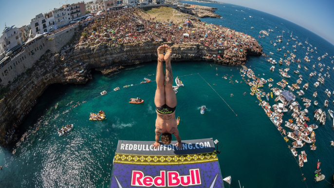 High Precision Diving in Polignano a Mare | Cliff Diving World Series 2016