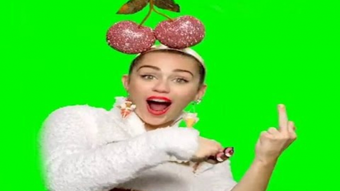 Miley Cyrus Flashes Middle Finger In New MTV VMAs Promo