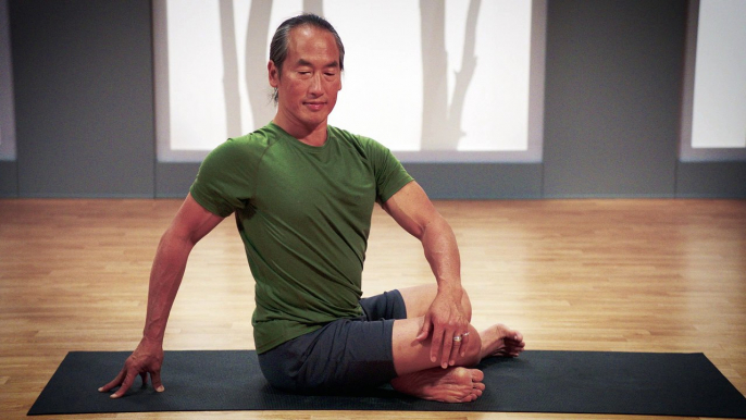 Flexibility Yoga for Beginners with Rodney Yee - Hip Openers | Yoga | Gaiam