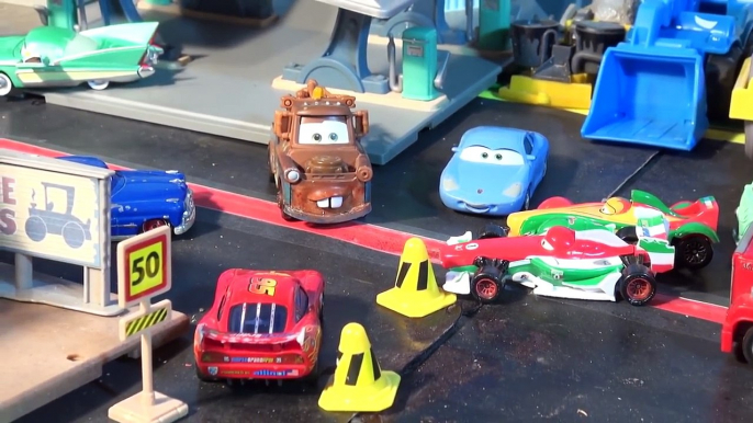 Pixar Cars Hydro Wheels Lightning McQueen , Mater, Red and Mack and the Pool