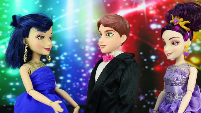 Mal and Ben Break Up after Descendants Evie & Wicked Ben are Boyfriend & Girlfriend. DisneyToysFan