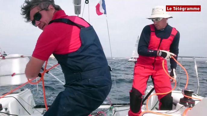 Voile. Deux copains sur l'Atlantique