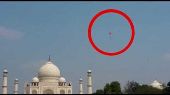 Agra: Glider flies over Taj Mahal