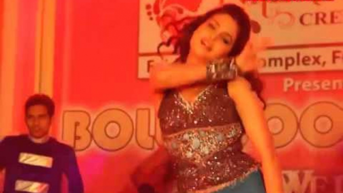 Hot Monica Bedi rocks Bollywood night at Patna