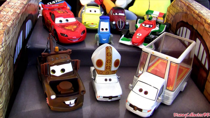 Popemobile 8-pack Disneystore Cars 2 Pope, Mater, Luigi, Guido, Mcqueen Uncle Topolino Disney Pixar