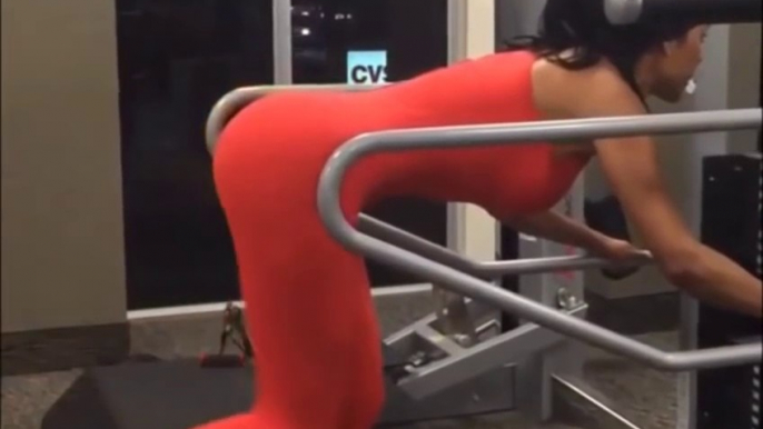 Aline Bernardes - Bikini Model Legs and Butt Workouts - Female Fitness Model Gym Workout Routines