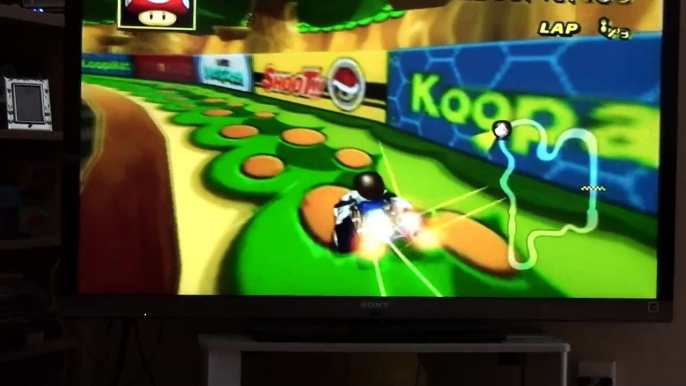 Mario Kart shortcut GCN Mario Circuit.