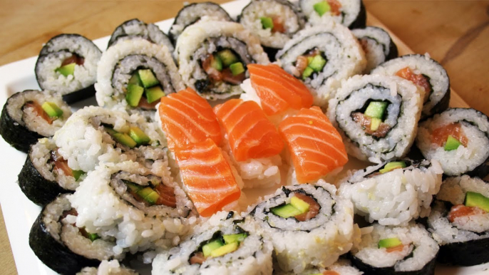 Comment faire des sushi et California Rolls