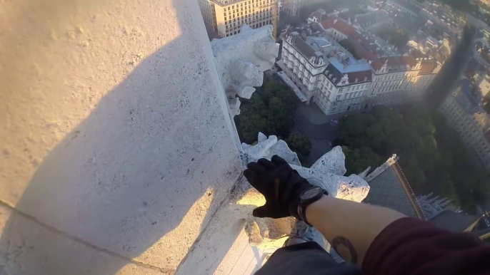 Il escalade la cathédrale de Vienne à mains nues sans sécurité !