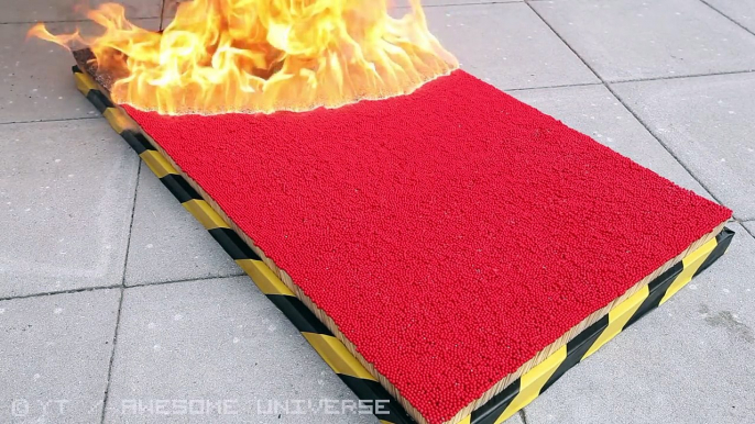 Amazing Fire Domino of 90,000 Matchsticks