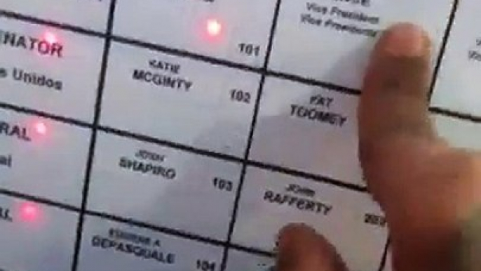 Pennsylvania Trump Voter Can’t Get Voting Machine to Accept His Vote election 2016 HD