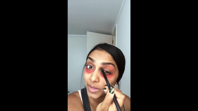 Astuce beauté  : du rouge à lèvres autour de ses yeux pour effacer vos cernes