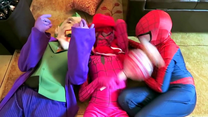 Spiderman vs Joker GIANT Candy w Spiderman Joker Belle Pink Spidergirl Disney Princess