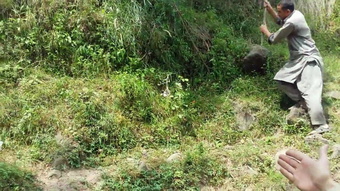 Chacha Aftab killing Snake - turned funny in Bhalgran Rawalakot Azad Kashmir