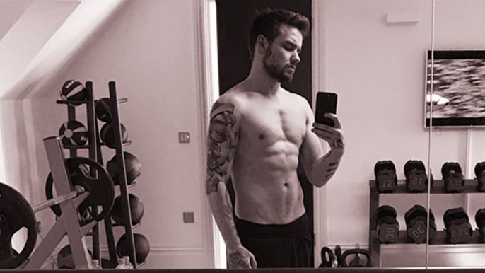 Liam Payne Strips Off and Reveals His Ripped Muscles in Shirtless Selfie