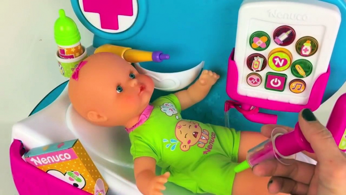 BABY POP NAAR DE DOKTER SPEELGOED FILMPJE KINDEREN NENUCO BUGGY DOKTER SET