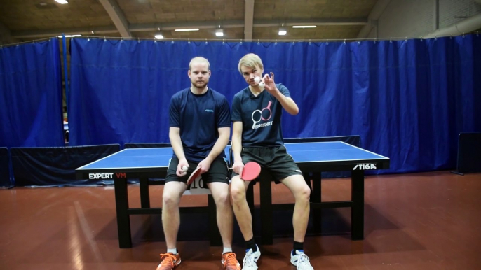 Jouer au ping pong avec 5 balles en même temps ! Tennis de table