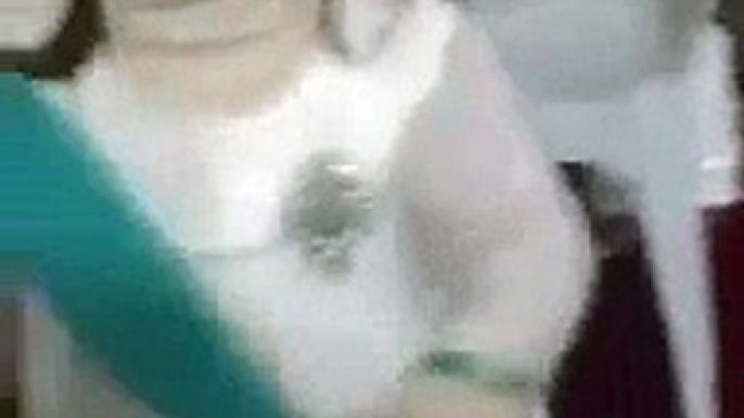 This Cute Little Pakistani Girl Video Going Viral On Internet