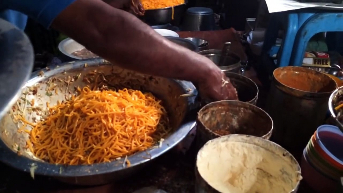 Street Food Around The World - Caught but not Cooked  - Atho a Burmese food made for 20 customers