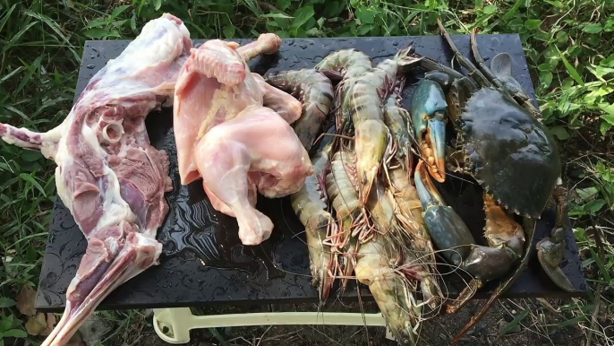 Street Food Around The World - Cooking Mixed NonVeg Curry Using Mutton, Chicken, Big Crab and Big Prawns