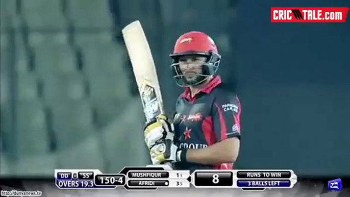 Shahid Afridi Finished Match in Style With 2 Great Sixes
