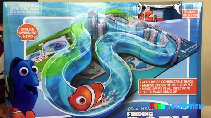 Disney Pixar Finding Dory Water Toys Marine Life Institute Playset Swimming Nemo, Dory, and Bailey