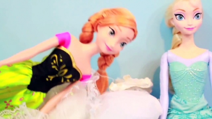 Elsa MARRIES Jack Frost Disney Frozen Barbie PARODY Ursula Little Mermaid