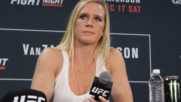 Holly Holm dismisses 'Cyborg,' Rousey talk ahead of UFC 208