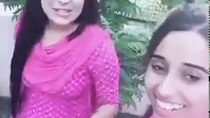 Indian Pakistani Beautiful Girls Singing indian bollywood songs with her beautifull voice (5)