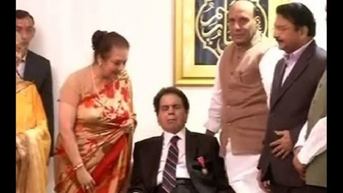 Dilip Kumar gets Padma Vibhushan award